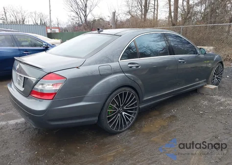 2008 Mercedes-Benz S 550 4Matic z USA, uszkodzony, nr VIN WDDNG86X48A175433